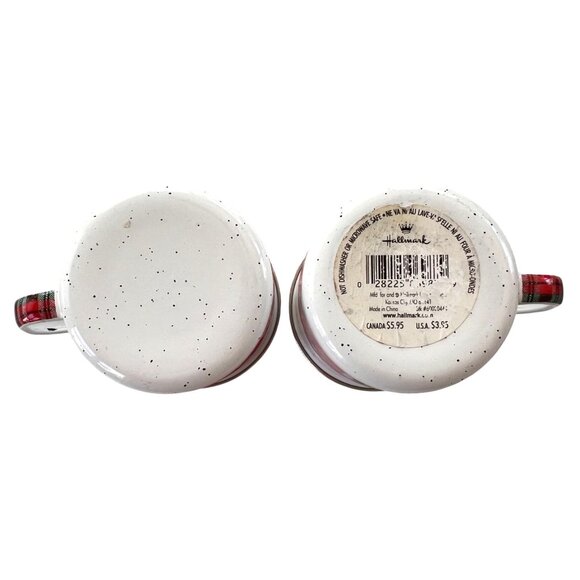 VTG Hallmark Santa Claus Enamel Mugs Set of 2 WHT RED GRN Festive Jolly Holiday - Picture 5 of 9